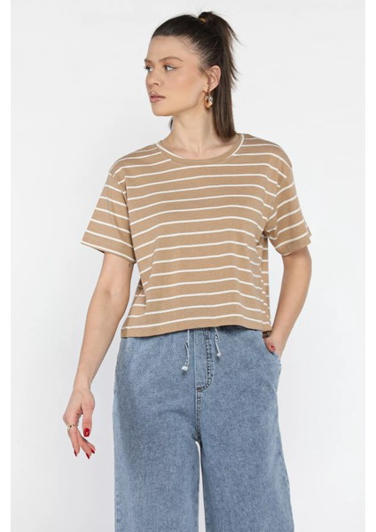 Bisiklet Yaka Çizgili Kadın Tişört fiyatları