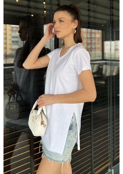 V Yaka Yan Yırtmaçlı Kadın Tişört fiyatları