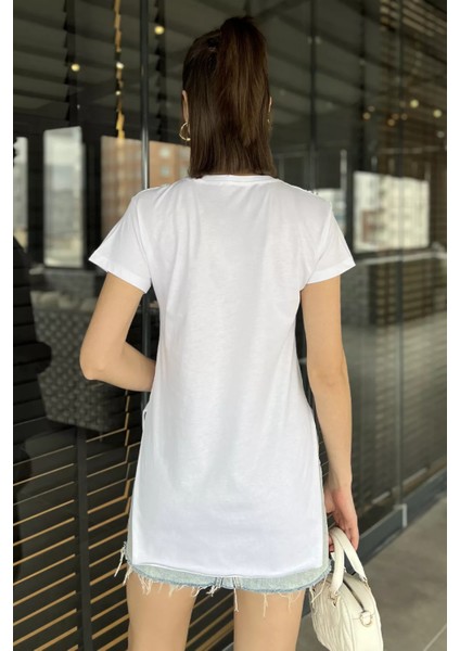 V Yaka Yan Yırtmaçlı Kadın Tişört modelleri