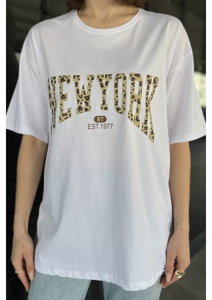 Ön Leopar Desenli Yazı Baskılı Kadın Bisiklet Yaka Tişört fırsatları