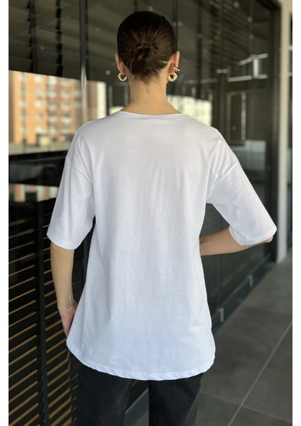 Ön Leopar Desen Kalp Baskılı Bisiklet Yaka Kadın Tişört modelleri