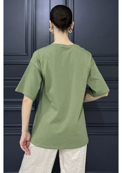 Ön Leopar Desenli Yazı Baskılı Kadın Bisiklet Yaka Tişört modelleri