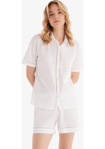 Kadın %100 Pamuk Kısa Kol Önden Düğmeli Beyaz Şortlu Pijama Takımı C1T6N8O15