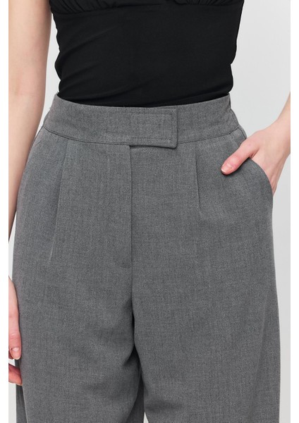 6642 Cırtlı Beli Lastik Detay Pantolon Gri