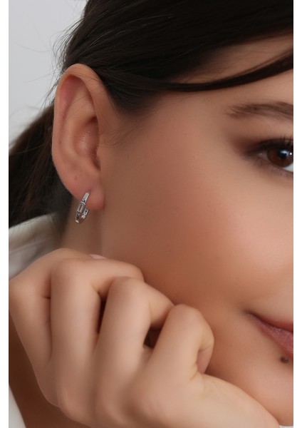 Kadın 925 Ayar Gümüş Baget Taşlı Küpe fiyatları