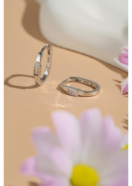 Kadın 925 Ayar Gümüş Baget Taşlı Küpe modelleri