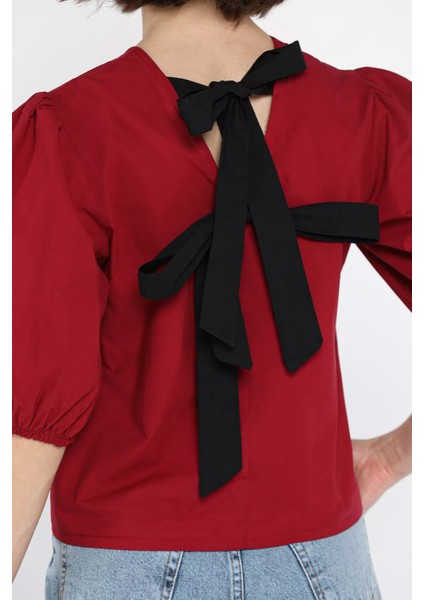 Kadın Sırt Bağlama Detaylı Kol Lastikli Bluz fırsatları