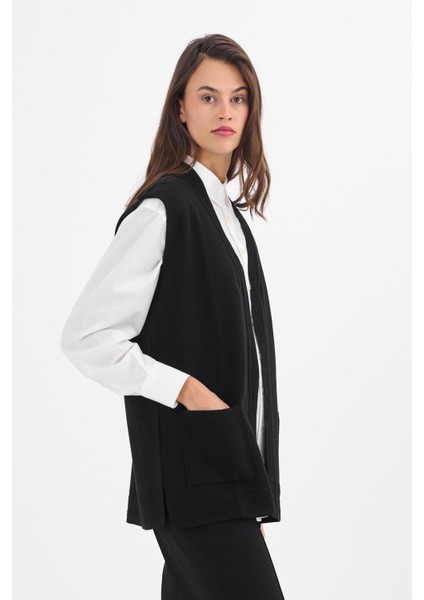 Kadın Siyah Cepli V Yaka Ekose Kabartma Desenli Triko Anne Yelek modelleri