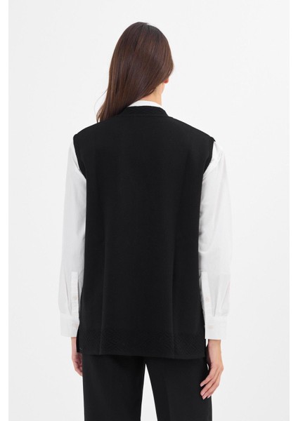 Kadın Siyah Cepli V Yaka Ekose Kabartma Desenli Triko Anne Yelek indirimleri