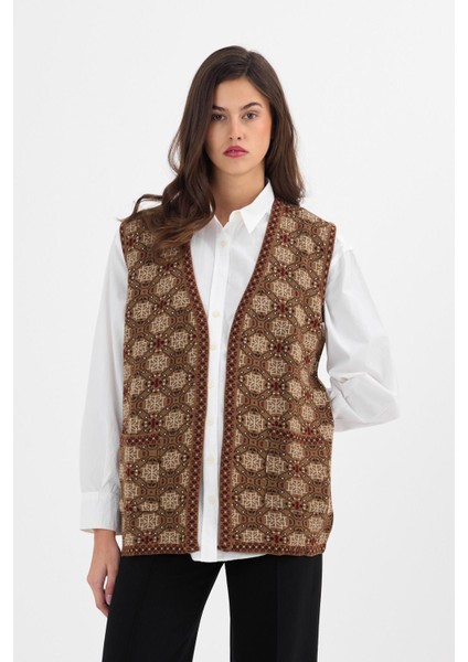 Kadın Vizon Monogram Desenli Cepli Triko Kilim Anne Yelek