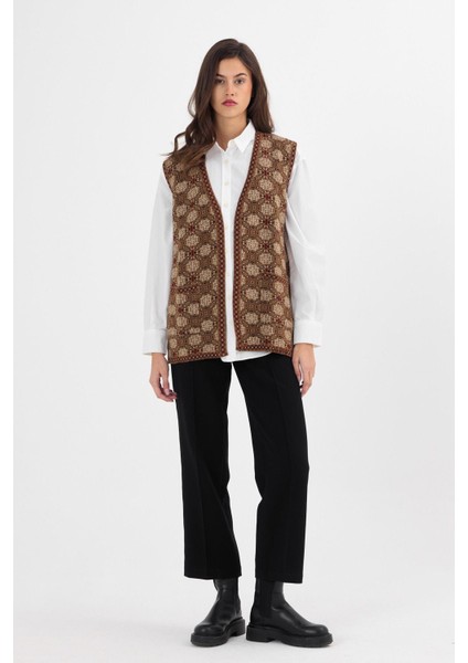 Kadın Vizon Monogram Desenli Cepli Triko Kilim Anne Yelek fırsatları