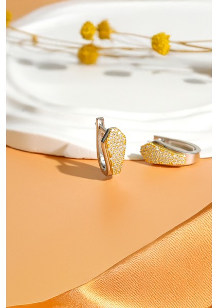 Kadın 925 Ayar Gümüş Zirkon Taşlı Küpe modelleri