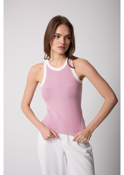 Pembe Beyaz Çizgili Halter Yaka Fitilli Görünümlü Kadın Atlet - 2502 fırsatları