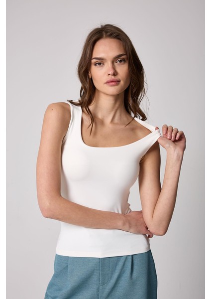 Kadın Atlet Beyaz Likralı Slim Fit Kalın Askılı - 2505