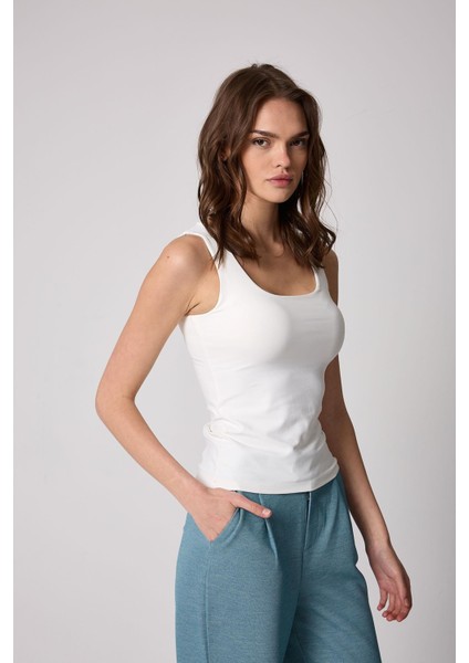 Kadın Atlet Beyaz Likralı Slim Fit Kalın Askılı - 2505 fırsatları