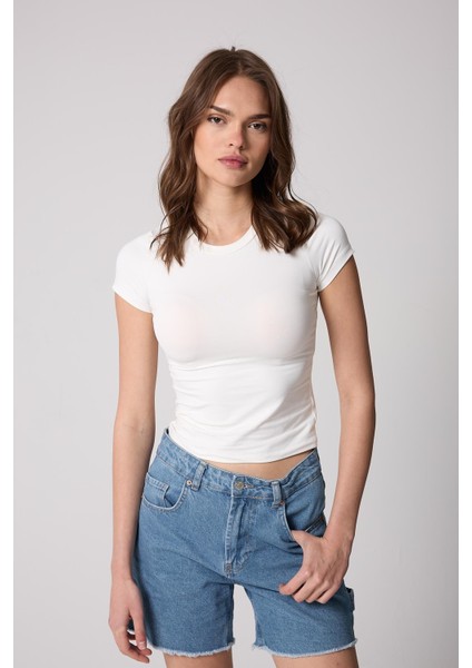 Kadın T-Shirt Likralı Slim Fit Kısa Kol Bisiklet Yaka Beyaz Basic - 2503
