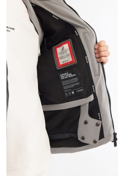 Erkek Gri Çıkma Kapüşonlu Su İtici Rüzgar Geçirmez Kaz Tüyü Şişme Kayak Montu A42Y6158