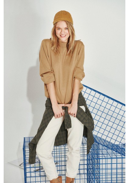 Erkek Kamel Yarım Balıkçı Yaka Tüylenmeyen Triko Regular Fit Kazak E005001