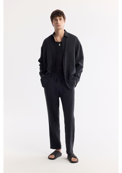 Erkek Siyah Oversize Fit Alttan Britli Yaka Modal Karışımlı Rahat Kesim Gömlek A51y2168