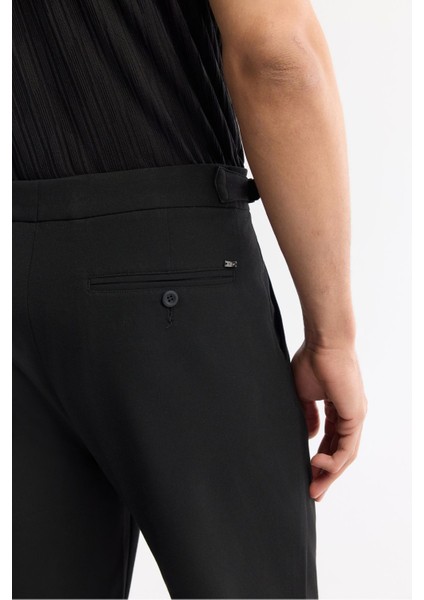 Erkek Siyah Carrot Fit Klasik Bel Pileli Apolet Detaylı Pantolon A51y3026