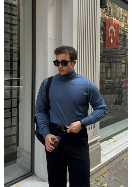 Erkek Standart Fit Normal Kesim Tam Balıkçı Yaka Triko Kazak