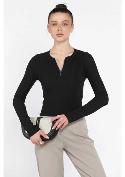Kadın Yarım Fermuarlı Crop Body Bluz