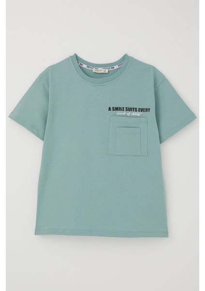 Erkek Çocuk Tişört Çift Cep Detaylı Kabartma Yazı Baskılı 6-12 Yaş, Su Yeşili