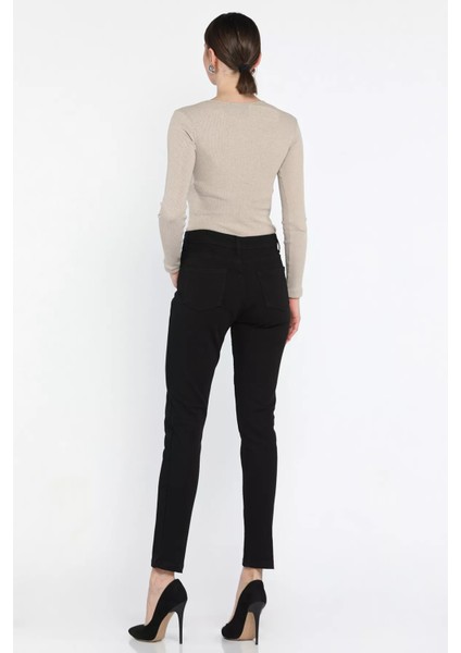 Yüksek Bel Likralı Kadın Slim Fit Jean Pantolon modelleri