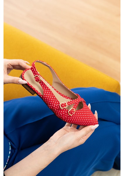 Pably Kırmızı Puantiye ( 2 cm Topuklu ) Sivri Burun Ayakkabı