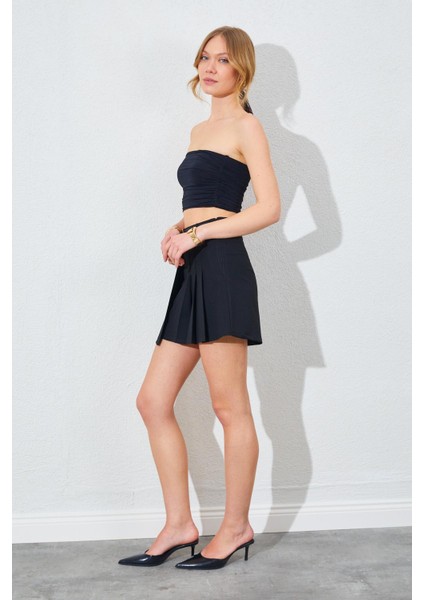 Kadın Siyah Kemerli Pileli Şort Etek modelleri