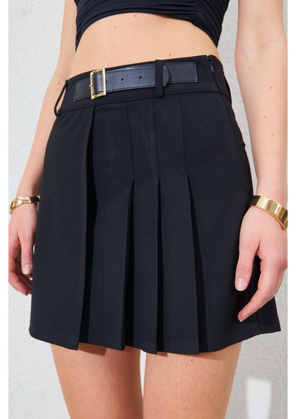 Kadın Siyah Kemerli Pileli Şort Etek fırsatları