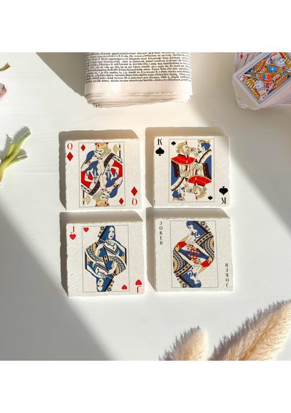 Iskambil Oyun Kartı Desenli Jokerli Doğal Taş Bardak Altlığı 4’lü Set fiyatları