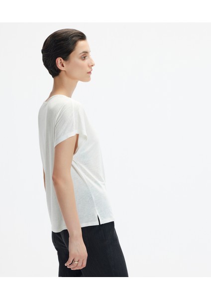 Yaka Detaylı Kısa Kollu T-Shirt fırsatları