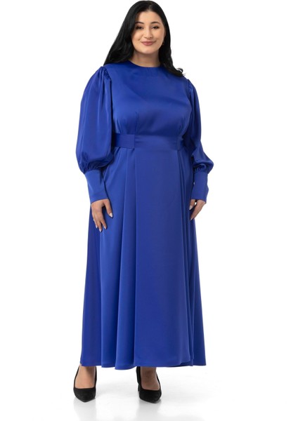 Büyük Beden Büzgülü Kollu Kuşak Detaylı Uzun Saten Saks Mavi Elbise