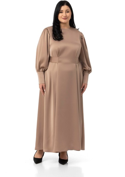 Büyük Beden Büzgülü Kollu Kuşak Detaylı Uzun Saten Vizon Elbise