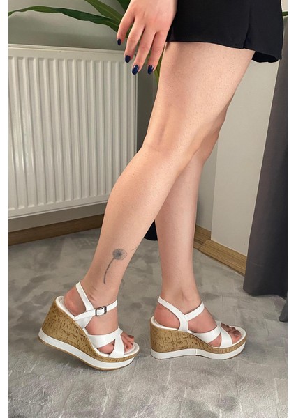 Kadın Demora Beyaz Çapraz Bant Dolgu Taban Ayakkabı indirimleri