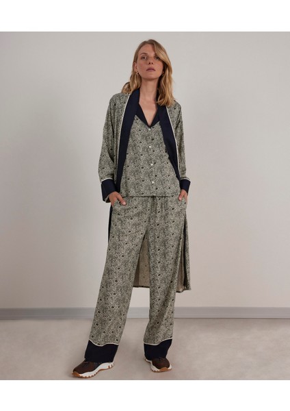 Kontrast Detaylı Pijama Üstü