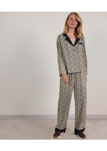 Kontrast Detaylı Pijama Üstü