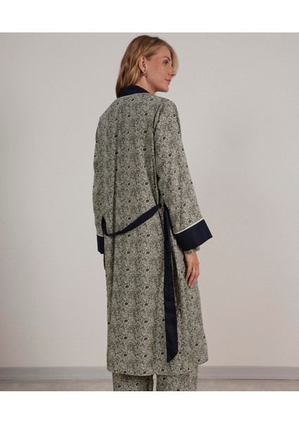 Kontrast Detaylı Pijama Üstü