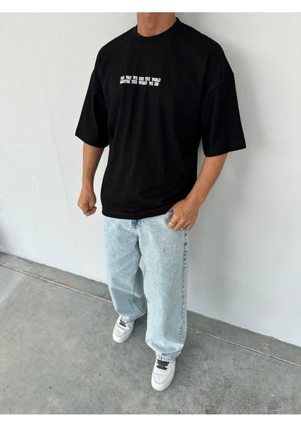 See The World Siyah Oversize T-Shirt