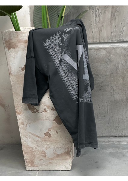 Kilim Baskılı Oversize T-Shirt modelleri