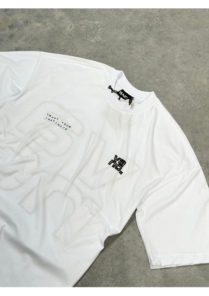 Vanc. Oversize Trust Your Instincts T-Shirt