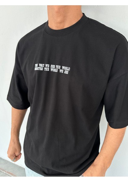 See The World Siyah Oversize T-Shirt