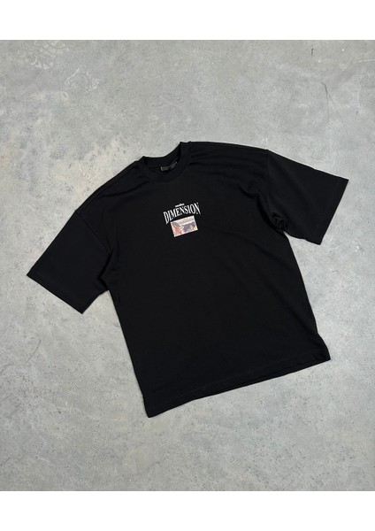 Dimension Baskılı Siyah Oversize T-Shirt