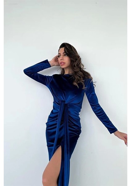 Aks Bağlamalı Kadife Elbise