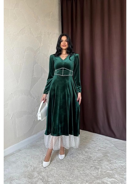 Zümrüt Inci Aksesuarlı Kadife Elbise