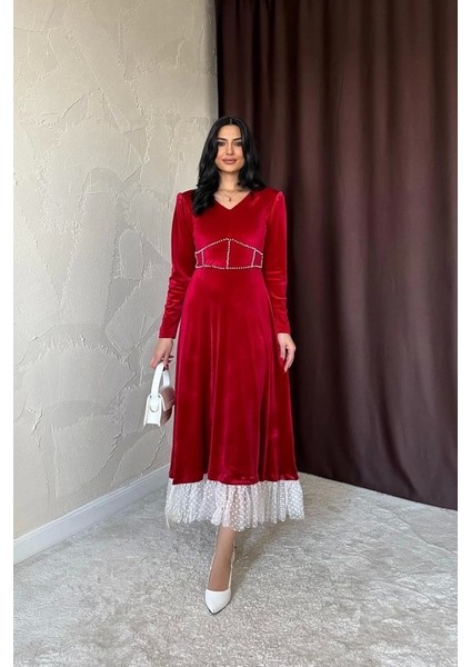 Kırmızı Inci Aksesuarlı Kadife Elbise