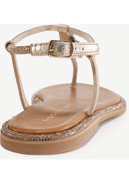 Aksesuar Detaylı Parmak Arası Sandalet modelleri