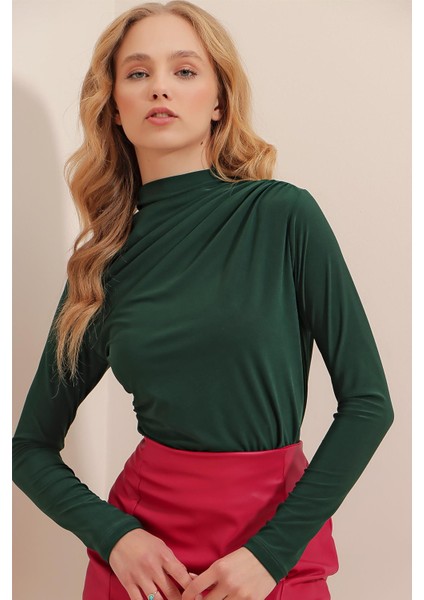 Dik Yaka Büzgülü Uzun Kollu Bluz fiyatları
