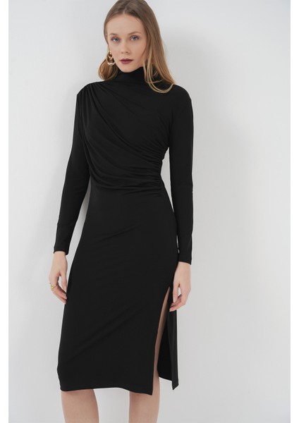 2522 Yırtmaçlı Drapeli Elbise - Siyah